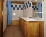 1-salle-de-bain-location-chalet-appartements-menuires