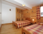 Chambre3-La-Grange-8-location-appartement-chalet-menuires